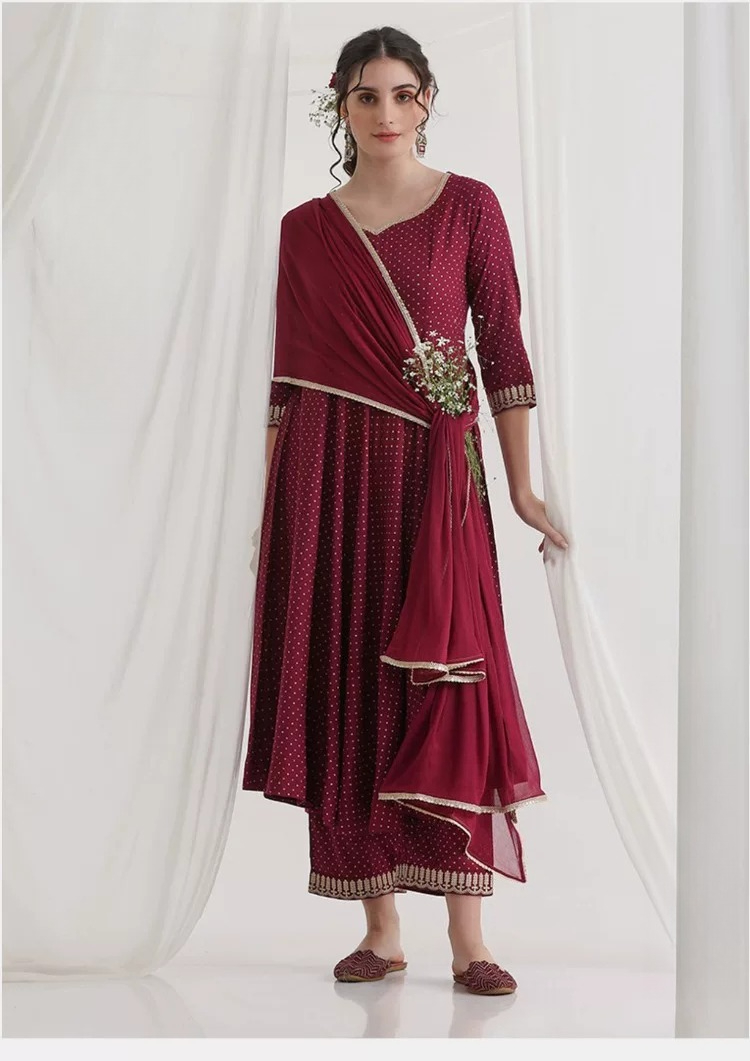 Women Maroon Ethnic Kurta Set  - огляд і ціна Summer Clothing India
