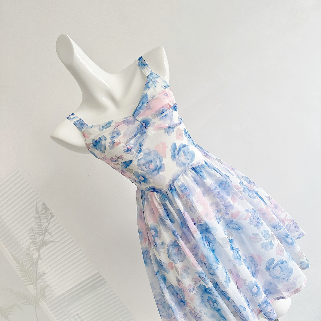 Klein Blue Floral Halter Dress - огляд і ціна Sundress Midi Floral